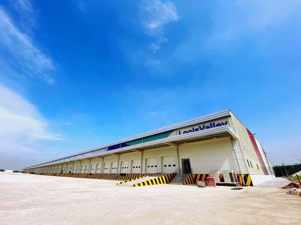 Leasing logistics warehouses. 